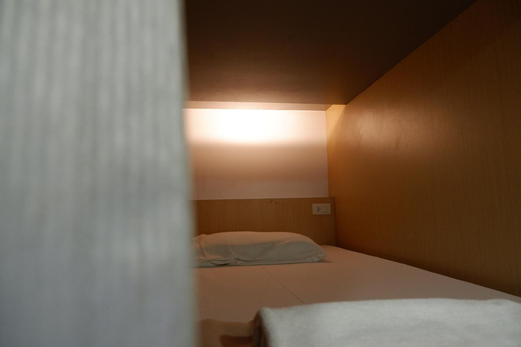 18 Coins Budget Hotel Pattaya Phòng bức ảnh