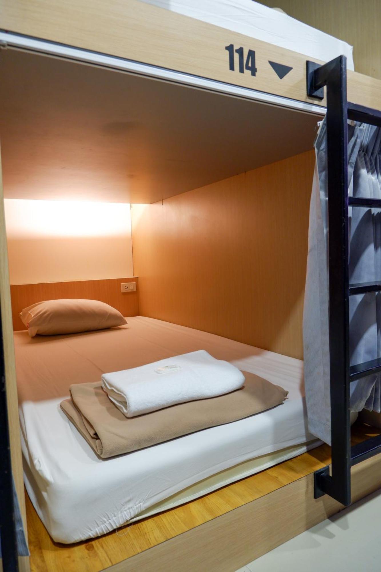 18 Coins Budget Hotel Pattaya Phòng bức ảnh