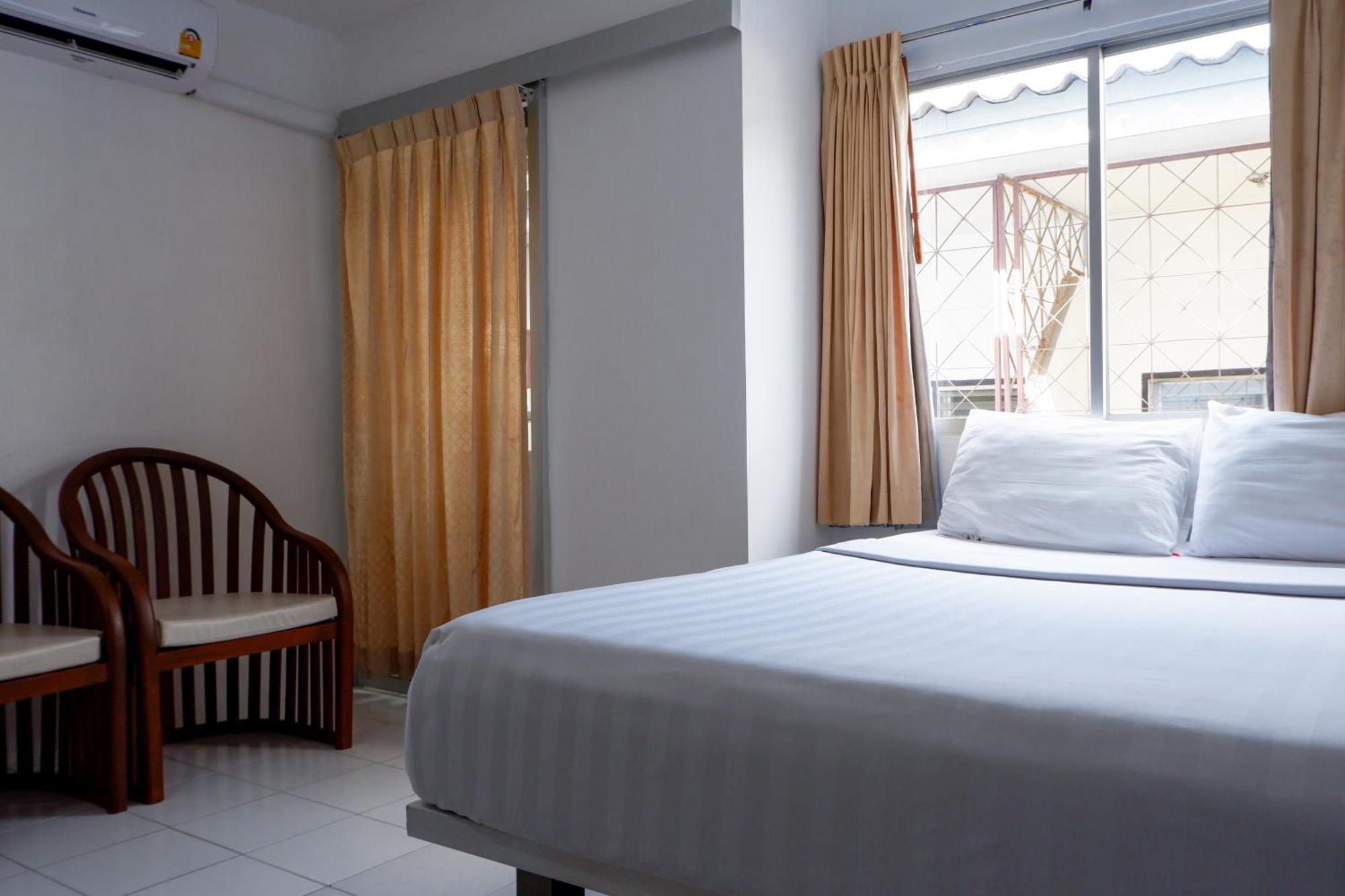 18 Coins Budget Hotel Pattaya Phòng bức ảnh