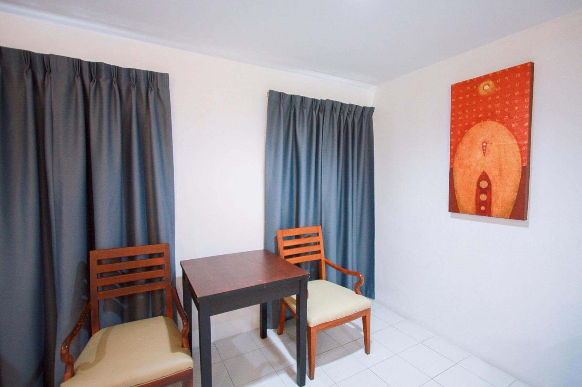 18 Coins Budget Hotel Pattaya Phòng bức ảnh
