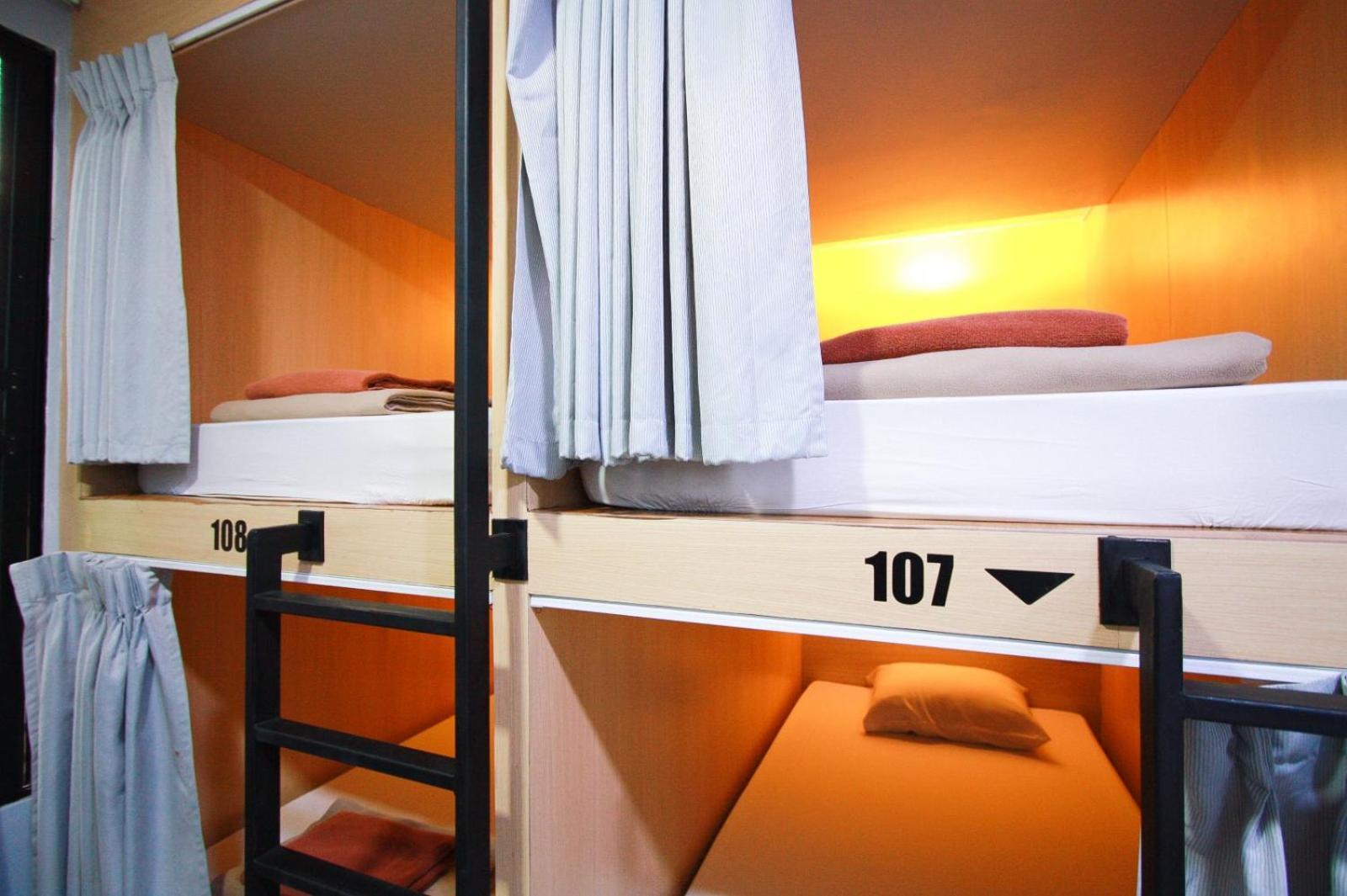 18 Coins Budget Hotel Pattaya Phòng bức ảnh